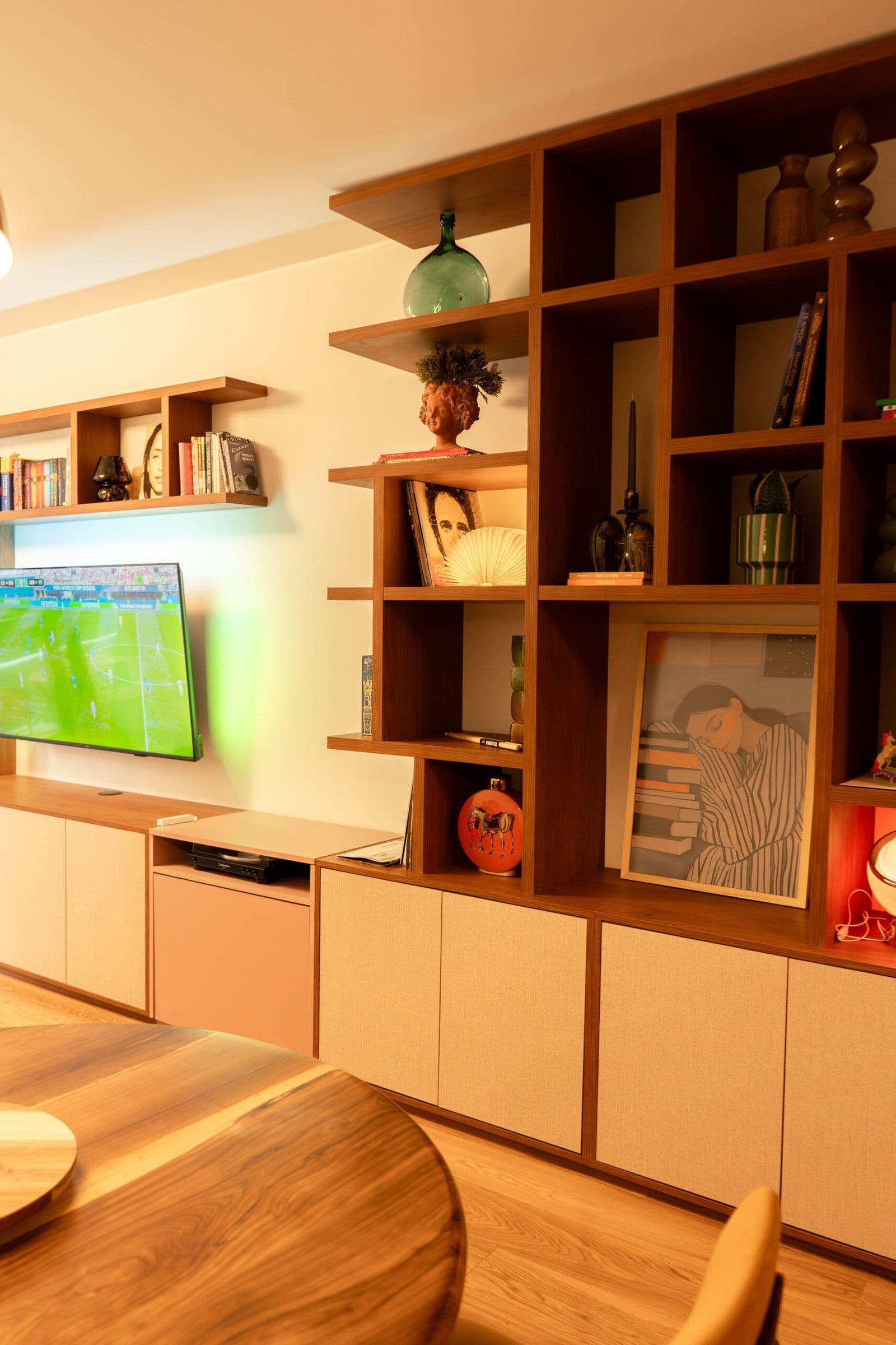 Bibliotecas y racks de TV a medida — proyecto de Amobla 2
